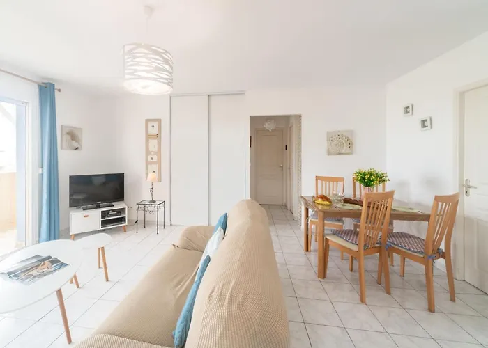 Patguyflor-2 By Interhome Apartment